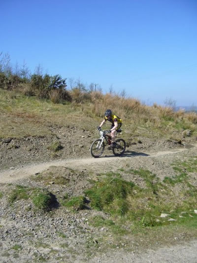 Having had a very wet and muddy 2008, it felt fantastic racing with the sun on your back for the second time in a month!